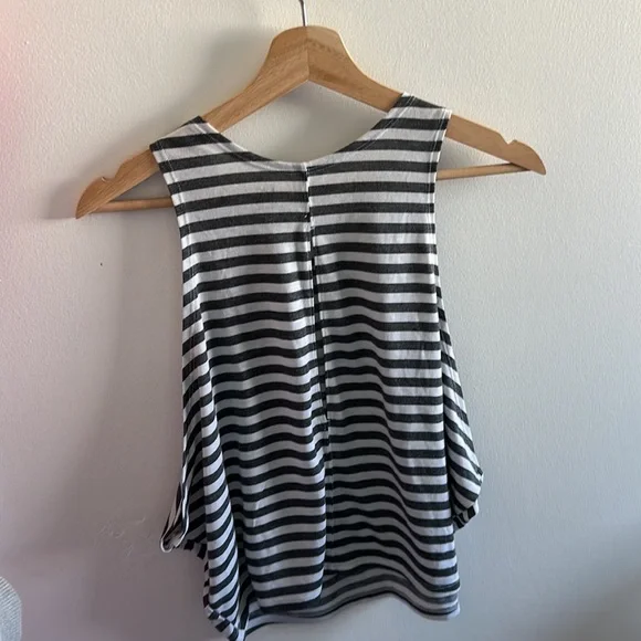 Women's Nike Tank - Picture 5 of 7